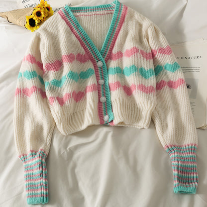 Sweet Wind Heart-shaped Print Short Slim Knit Sweater Women