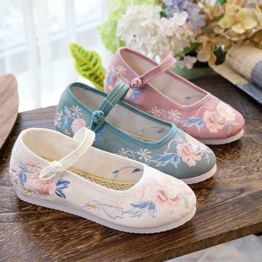 Chinese Style Round Head Embroidered Female Flat Cloth Shoes