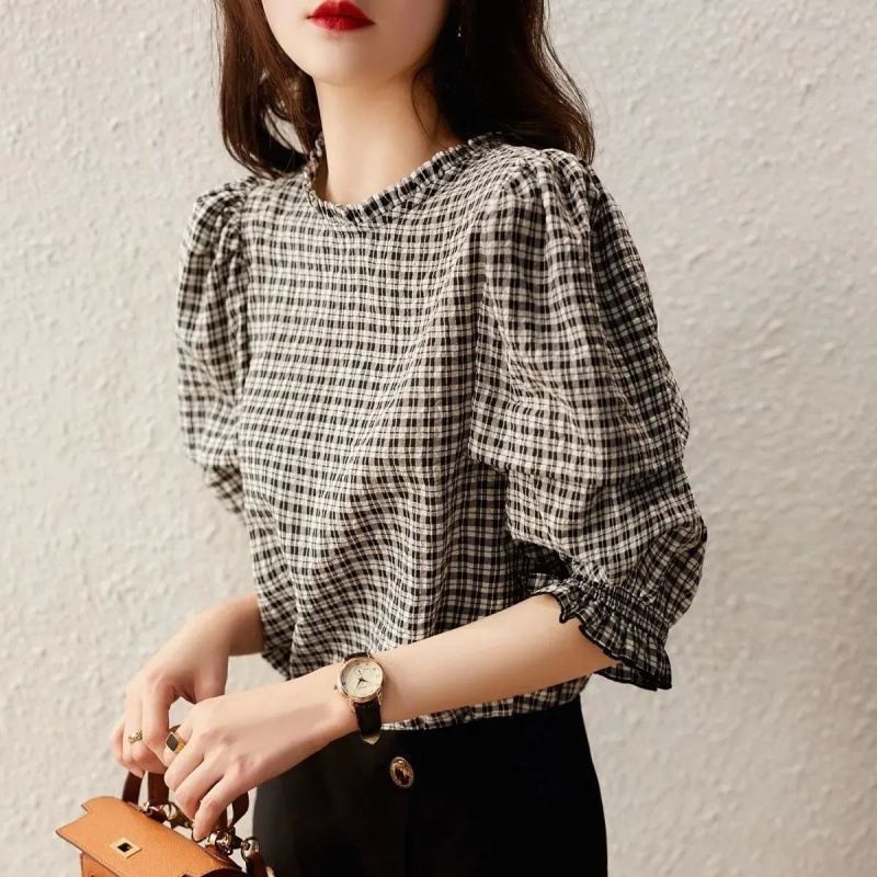 Fashionable All-match Slimming Black And White Lattice Pattern Bottoming Shirt